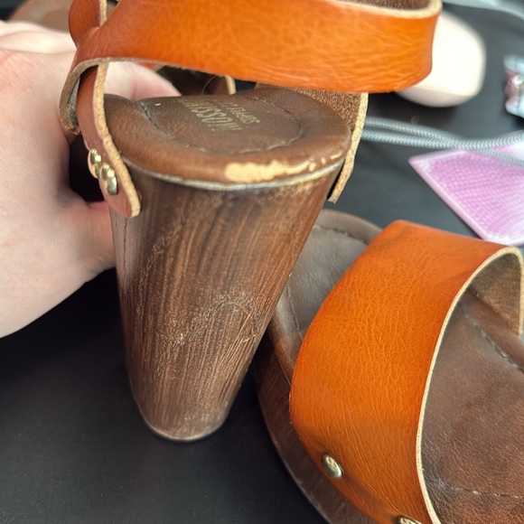 Vintage Mossimo Faux Wooden Heels with Orange Strap - Picture 15 of 15